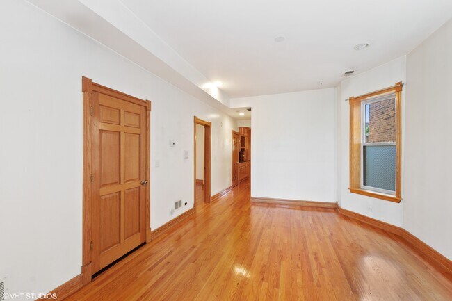 Building Photo - 1435 N Washtenaw Ave