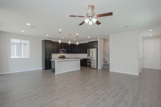 Foto del edificio - 125 Corretto Corner Ave