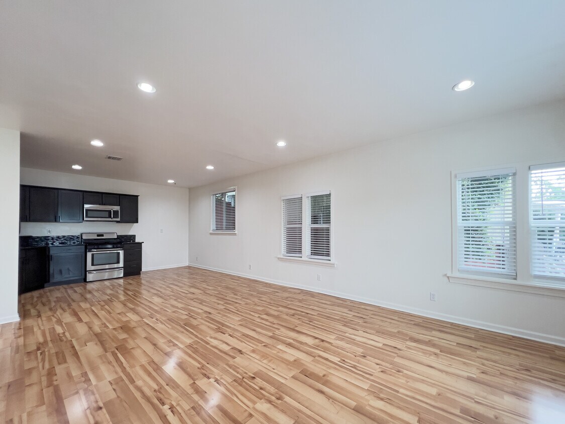 Primary Photo - 806 Merwin St