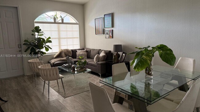 Foto del edificio - 13839 SW 152nd Terrace