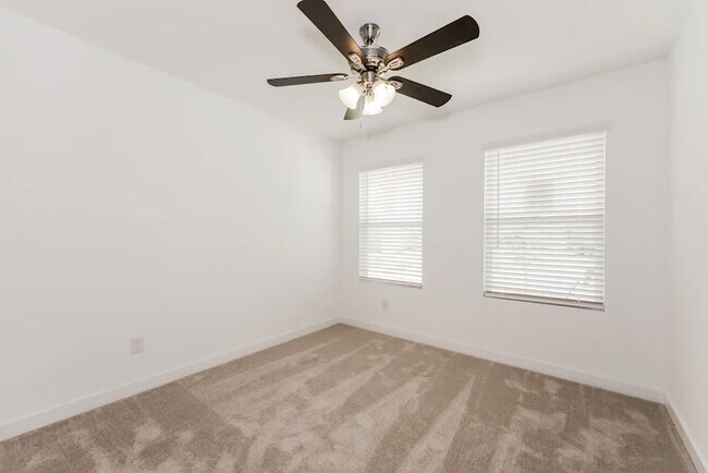 Foto del edificio - 7133 Landings Edge Rd