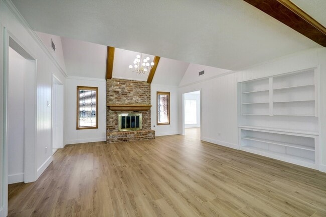 Building Photo - 5714 Spanish Oak Dr