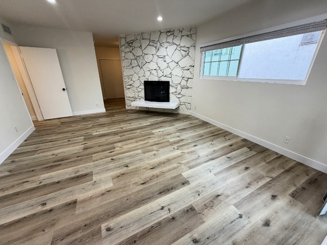 Photo - 1452 Berkeley St Townhome