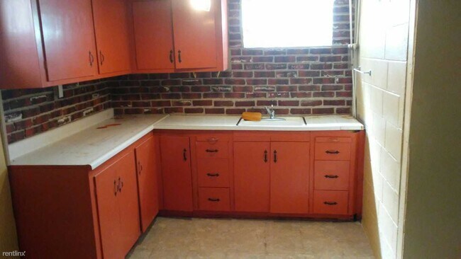 Building Photo - 3 br, 2 bath House - 16892 Carlisle St