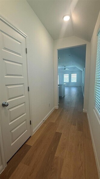 Building Photo - 176 Hornet St