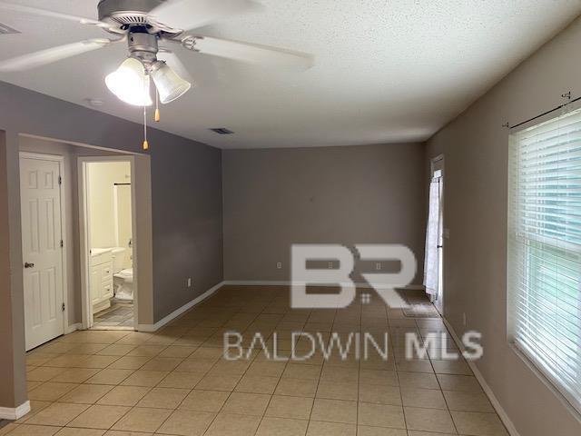 Building Photo - 5652 Dee St