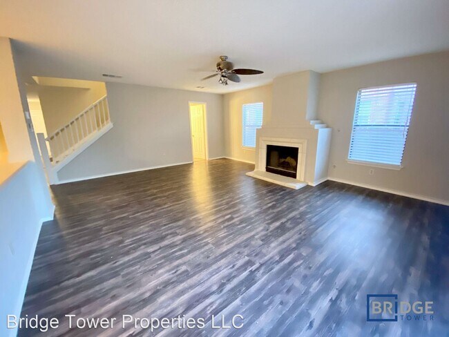 Building Photo - 4 br, 2.5 bath House - 8202 Chestnut Manor...