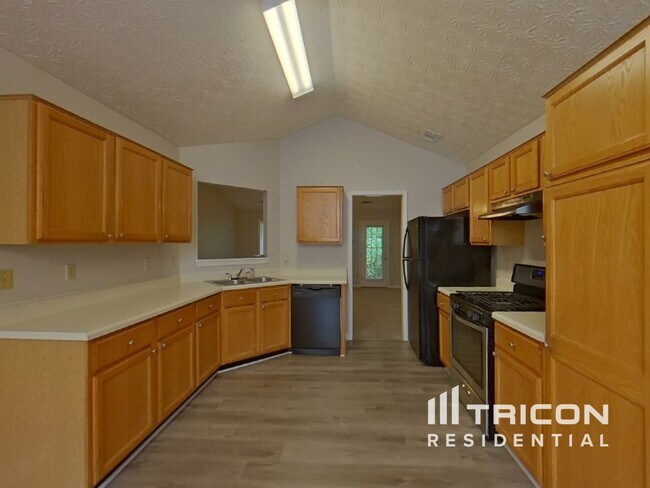 Foto del edificio - 5490 Maltdie Ct NE