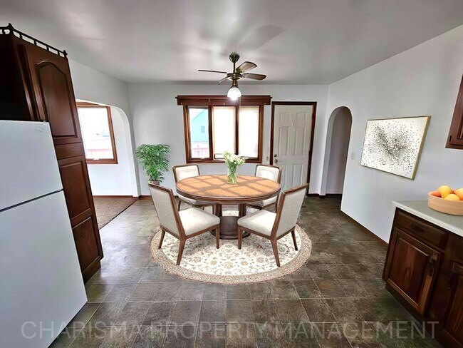 Foto del edificio - 3 Bedroom, 2 Bath House With All the Charm and Space You Need!