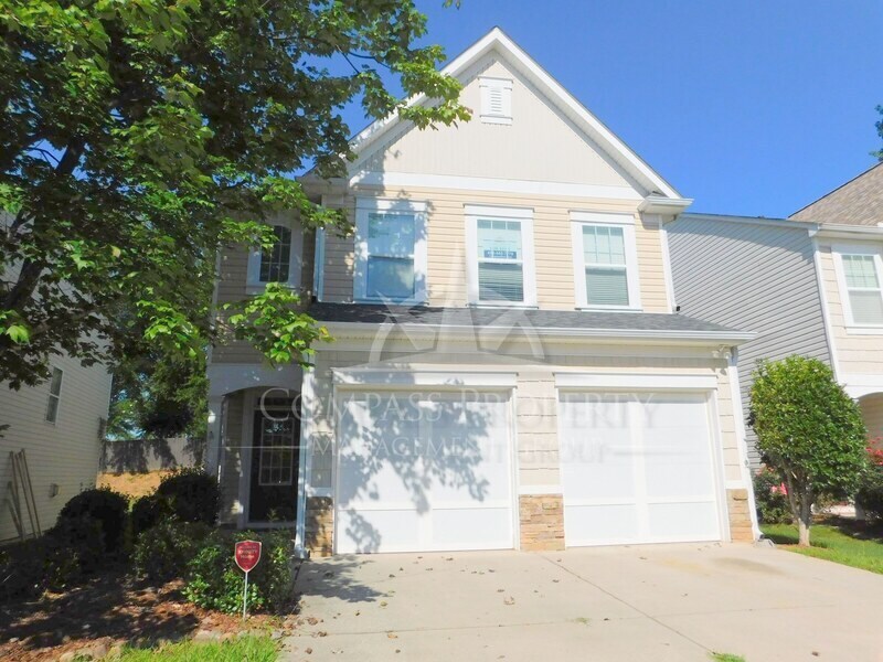 Primary Photo - 607 Cedar Pl