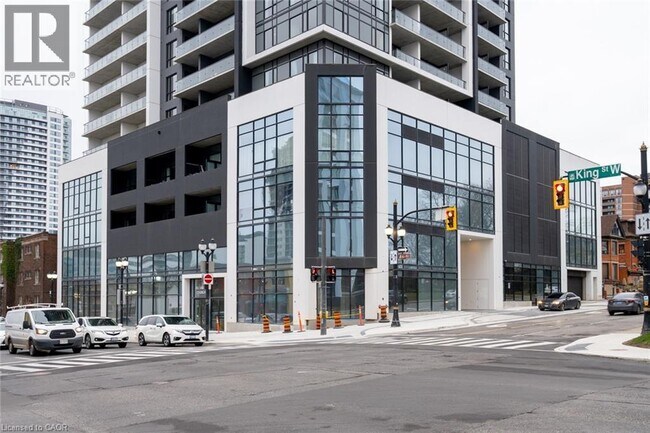 Building Photo - 15 Queen St S