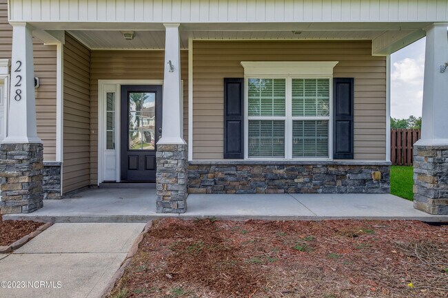 Building Photo - 228 Maidstone Dr