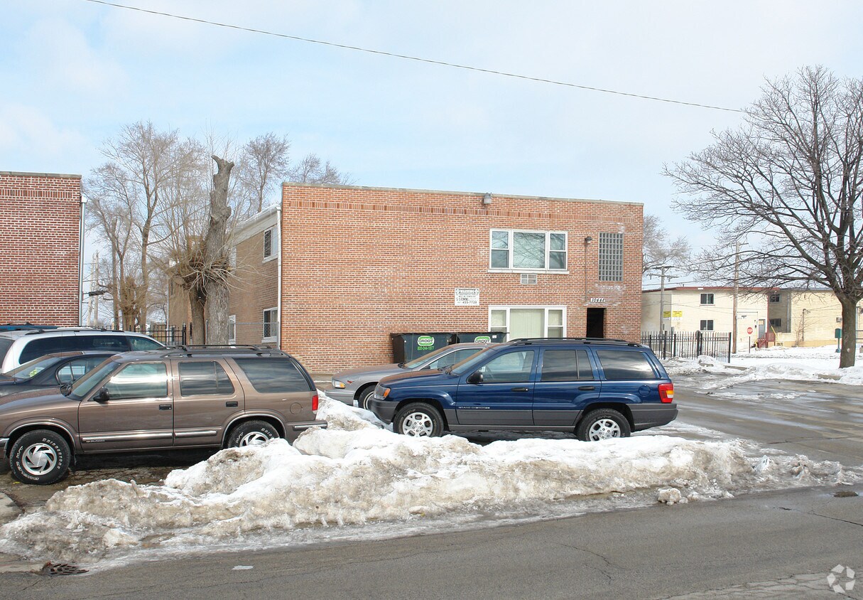 Foto del edificio - 10448 Crown Rd