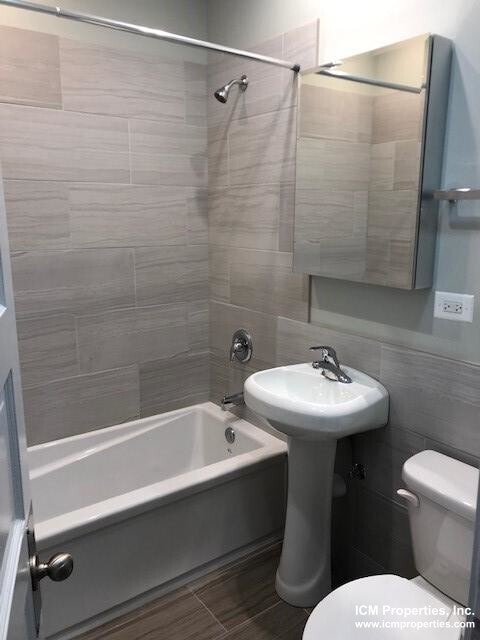 Building Photo - 2730 N Wayne Ave