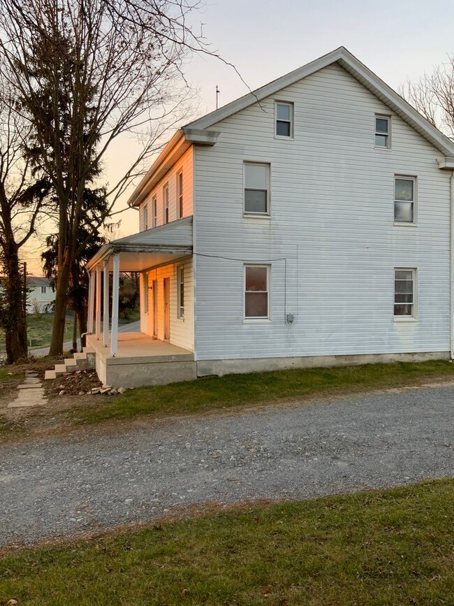 Building Photo - 4 br, 1.5 bath House - 138 RADCLIFF ROAD