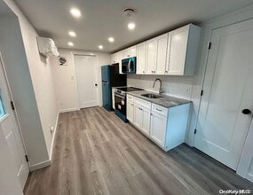 Building Photo - 40 Talcott Dr