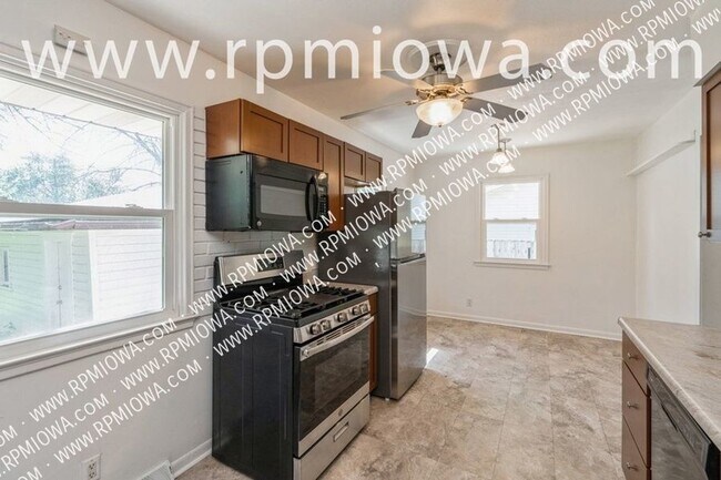 Building Photo - UPDATED RANCH!! 4 Bedroom, 1.5 Bathroom in...
