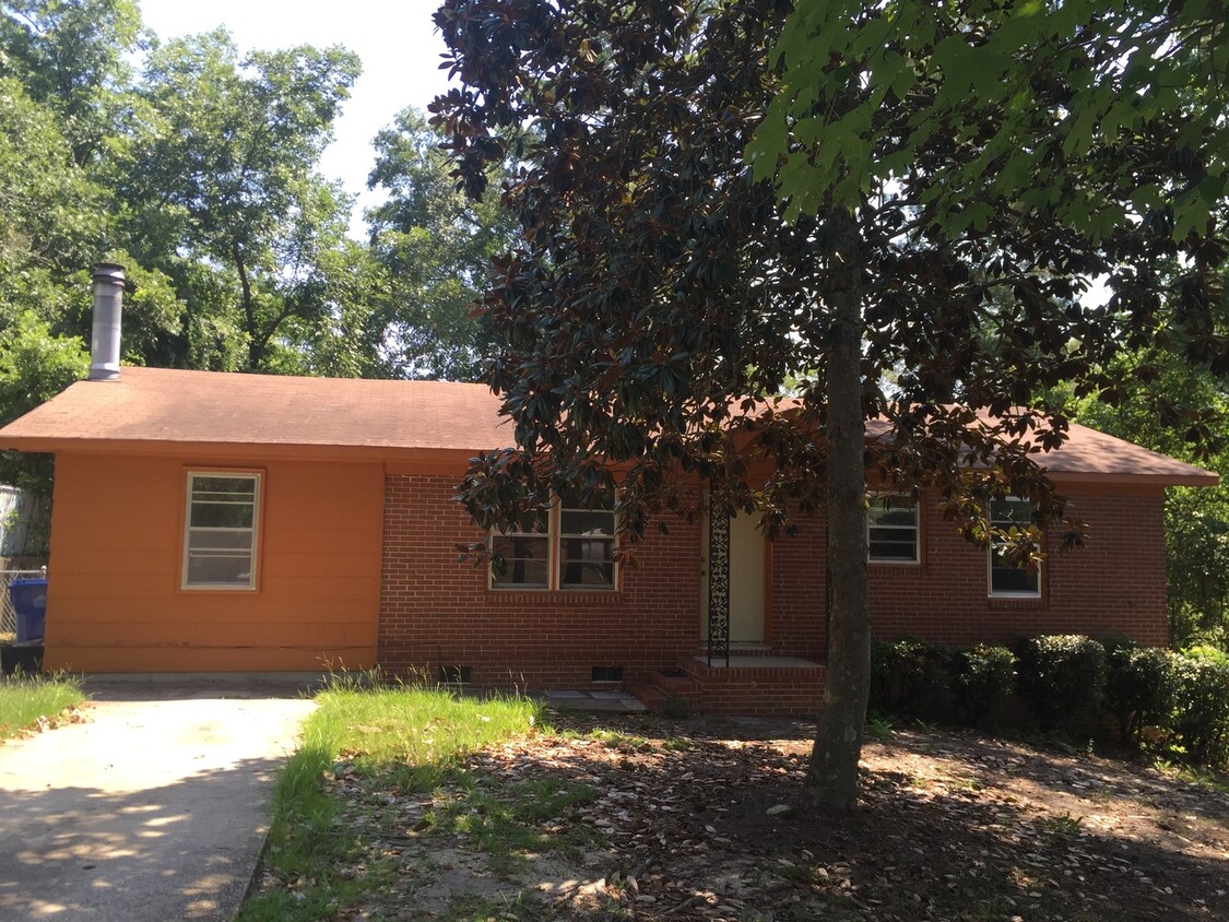 Primary Photo - **ON HOLD***East Columbus 3 Bedroom / 1 Ba...