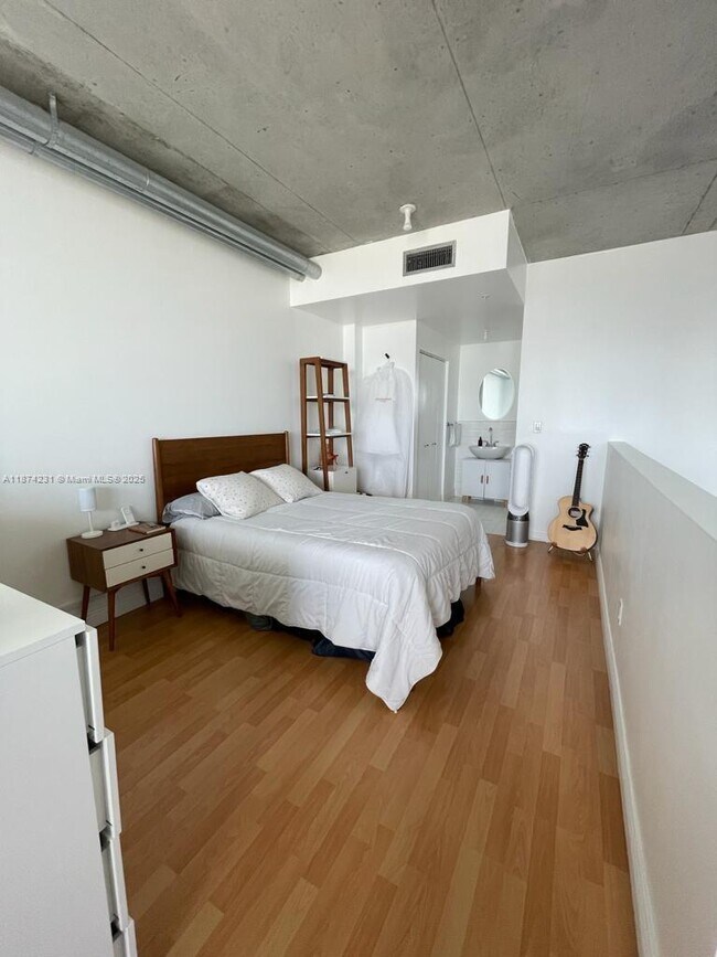 Building Photo - 690 SW 1st Ct