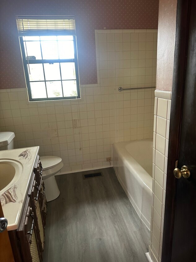 Foto principal - 303 Kansas Ave
