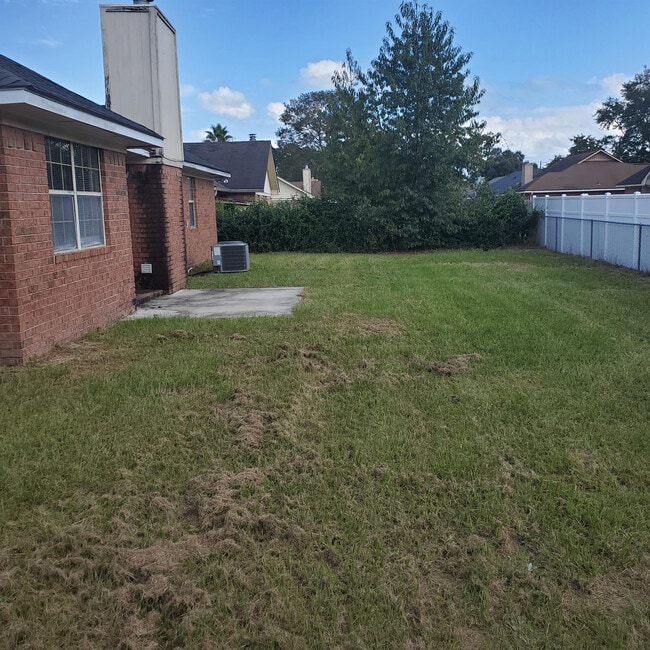 Building Photo - 953 Wedgewood Way