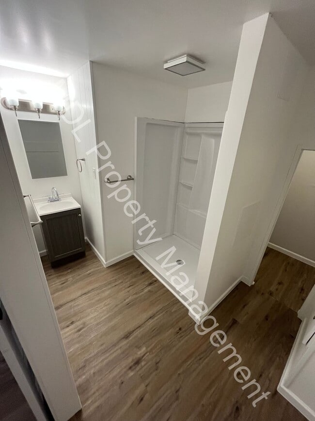 Building Photo - 1500 Birney St