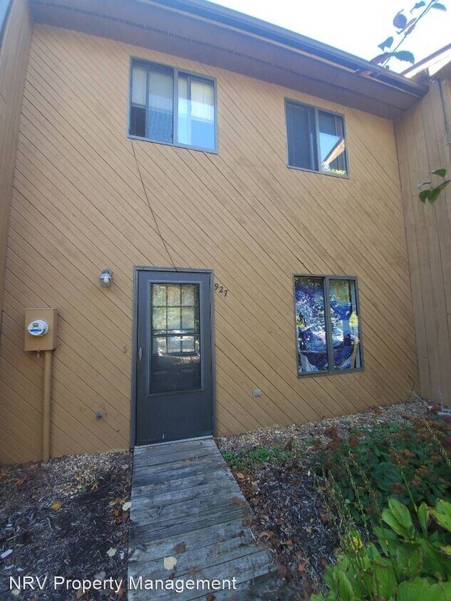 Primary Photo - 3 br, 2.5 bath House - 927 Lora Lane