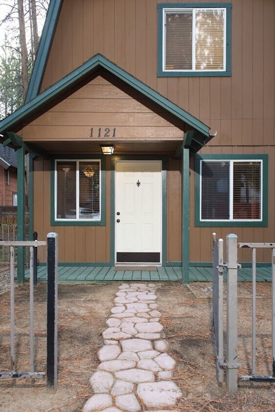 Foto principal - Unfurnished 3 bedroom 1 bathroom cabin