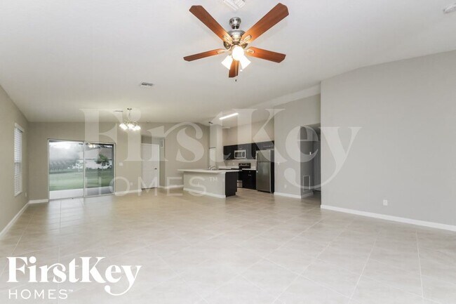 Foto del edificio - 797 SW Hillsboro Cir