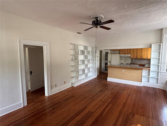 Foto del edificio - 4666 Iris St N