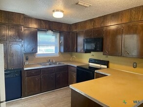 Building Photo - 1818 Janis Dr