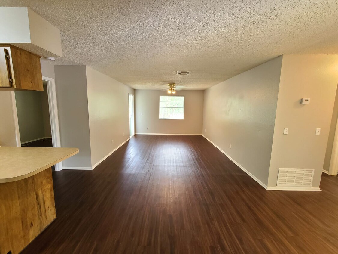 205 Red Maple Pl, Brandon, FL 33510 Townhouse for Rent in Brandon, FL