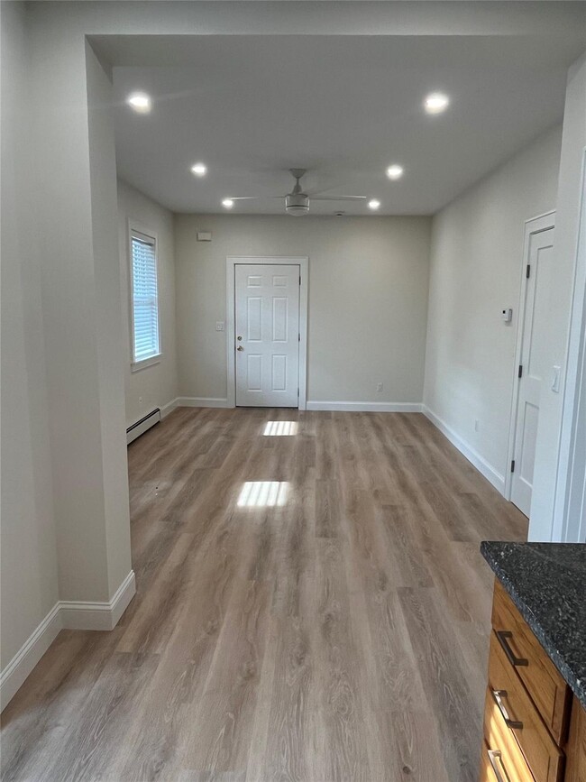 Building Photo - 11 S Eckar St