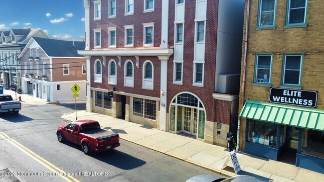 Building Photo - 22 W Front St