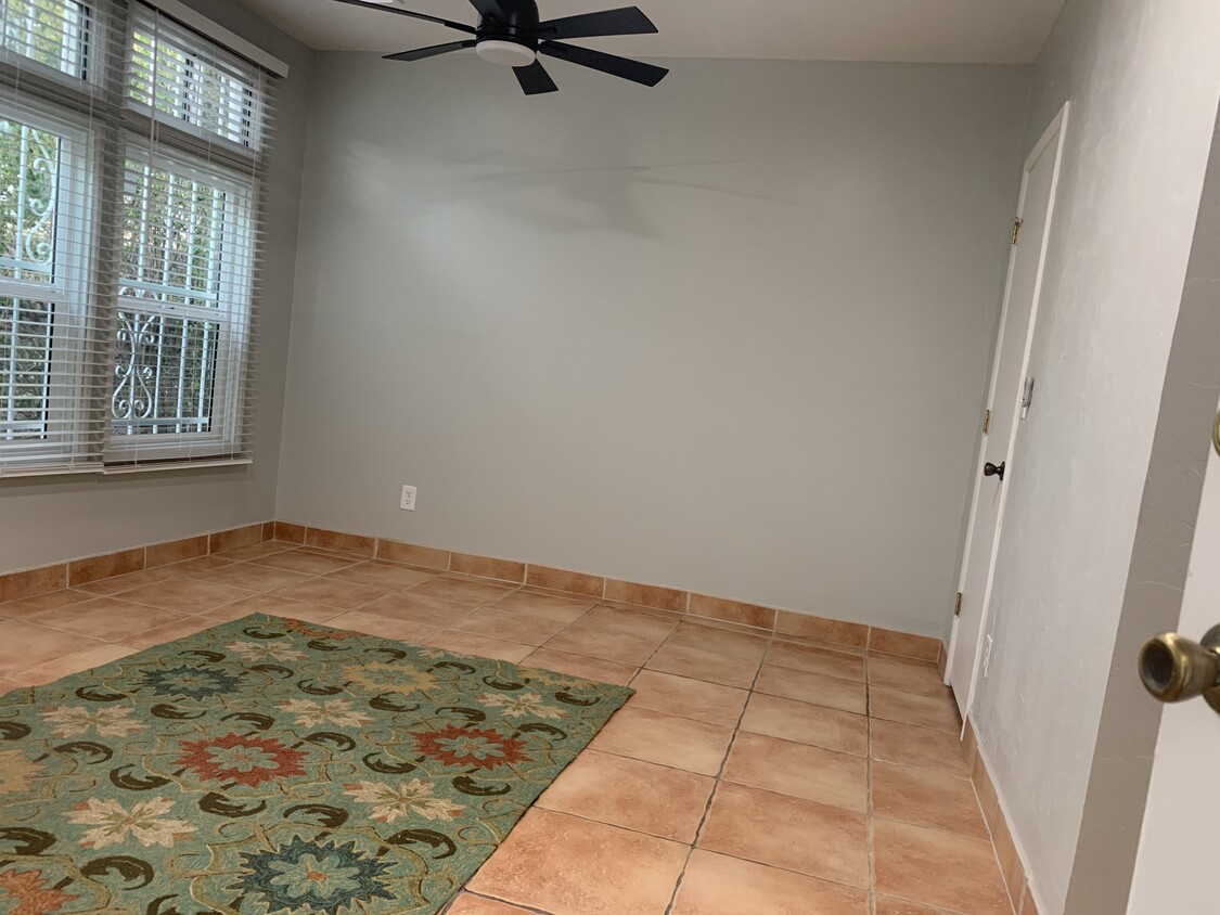 Foto principal - 2549 E Glenn St