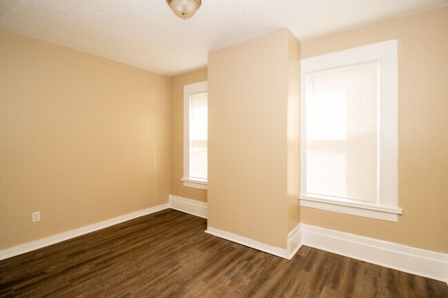 Foto del edificio - 3926 Woodbridge Ave