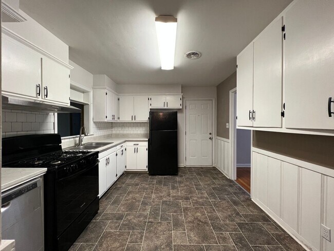 Building Photo - Home for Rent in Montgomery
