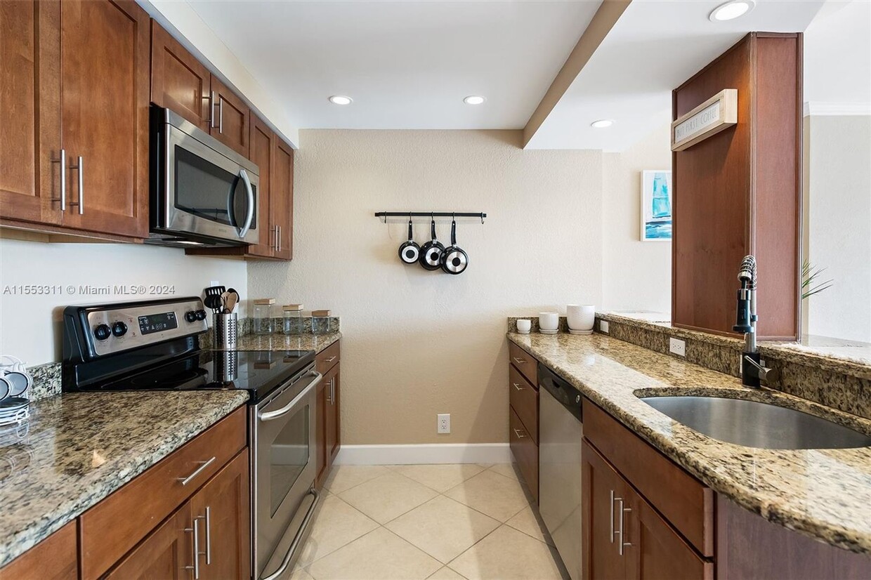 Primary Photo - 2900 NE 30th Street 7G, Fort Lauderdale, F...
