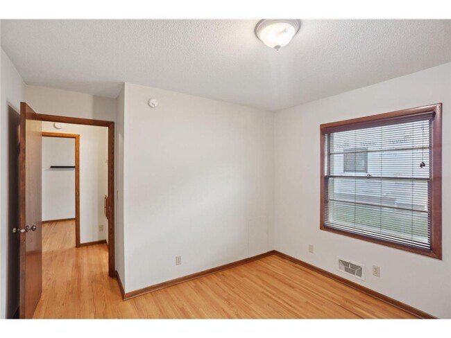 Foto del edificio - 3705 Colorado Ave S