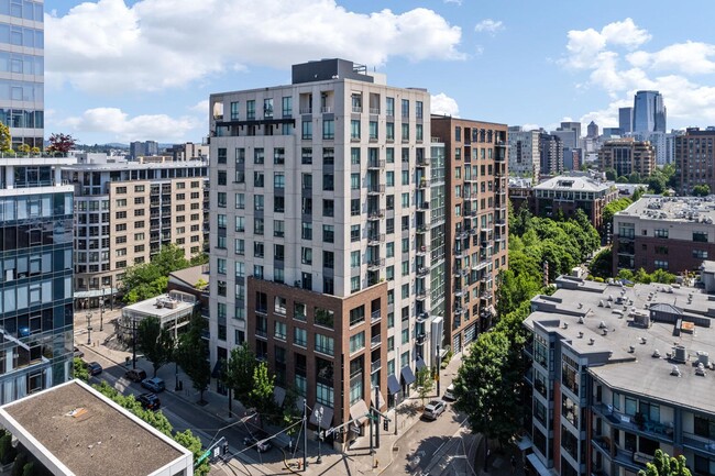 Building Photo - Park Place Luxury Living in the Heart of t...