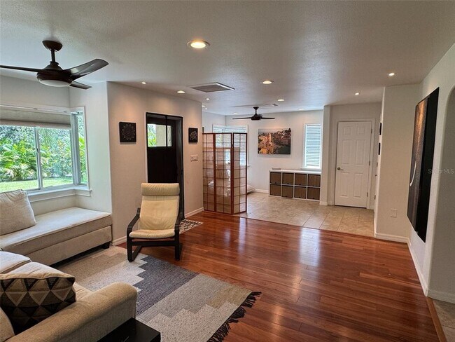 Foto del edificio - 136 25th Ave N