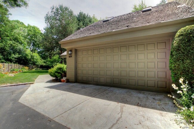 Building Photo - 1275 E Kimberley Ln