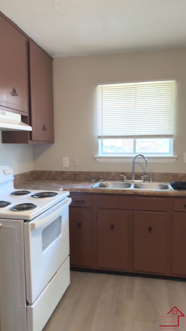 Building Photo - 1820 Olive St