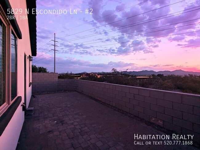 Building Photo - 5829 N Escondido Ln