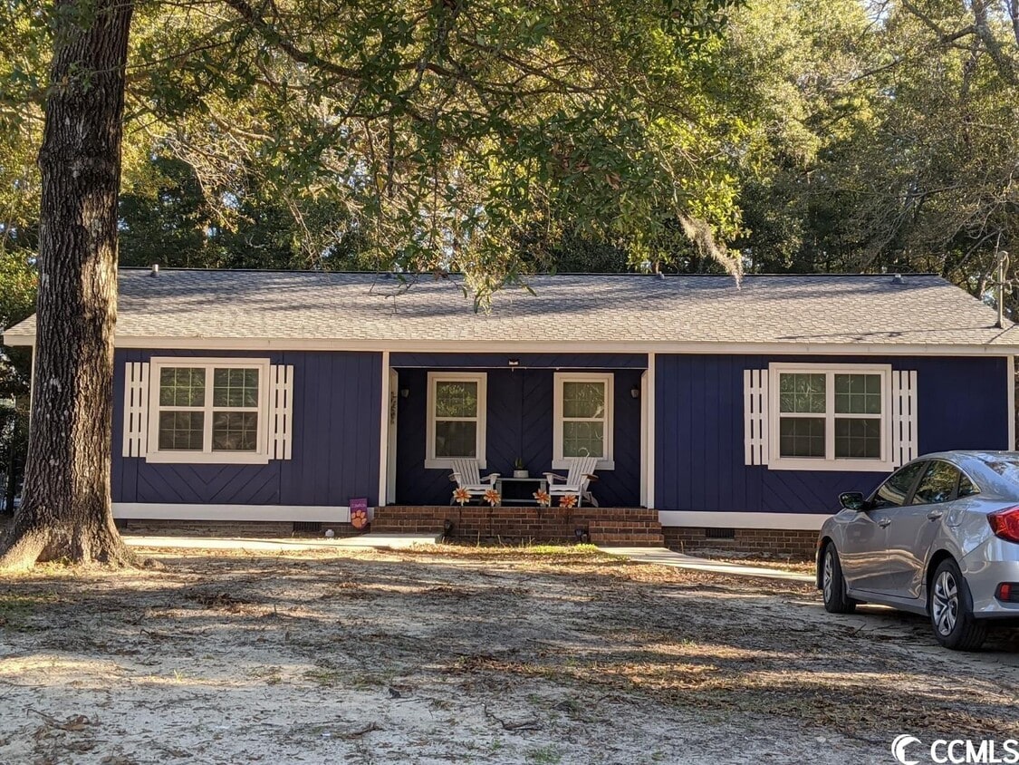 Primary Photo - 4437 Lakeside Dr