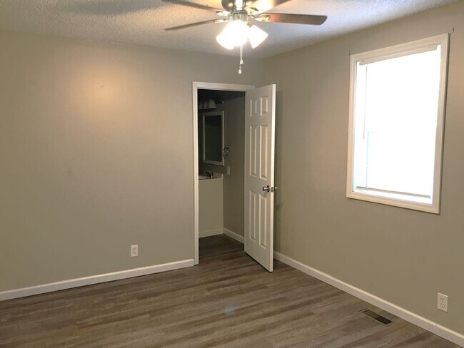 Foto del edificio - Great 3 Bedroom 2 Full Bath Home in Murfre...