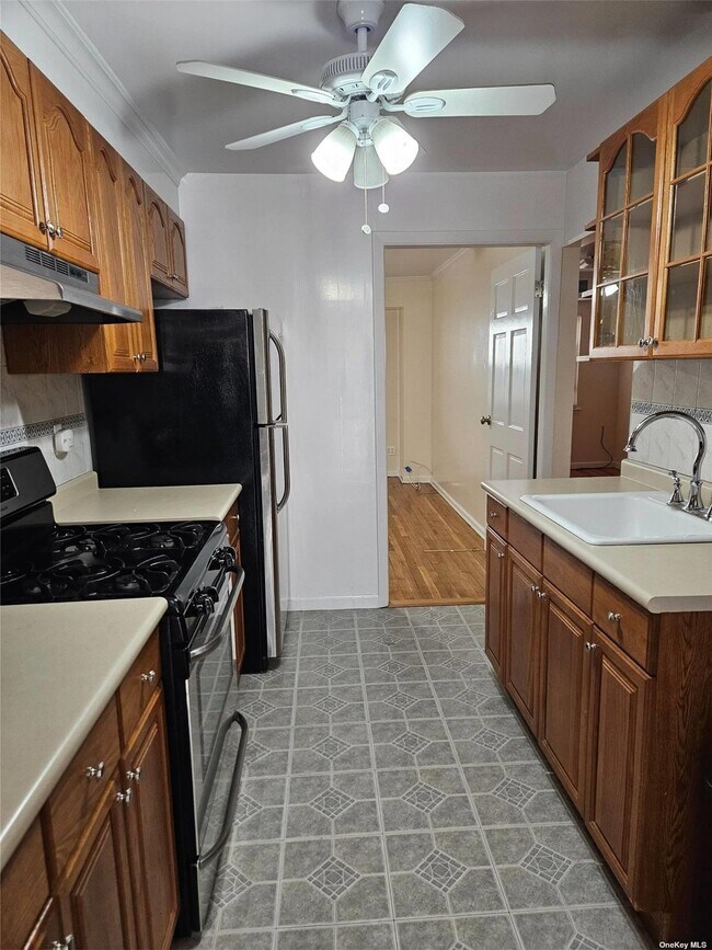 Foto del edificio - 41-15 Ditmars Blvd