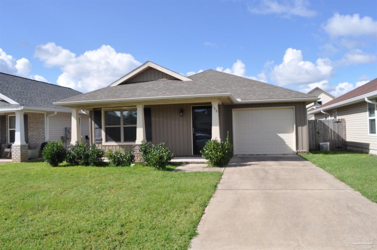 Foto principal - 138 Cottage View Dr