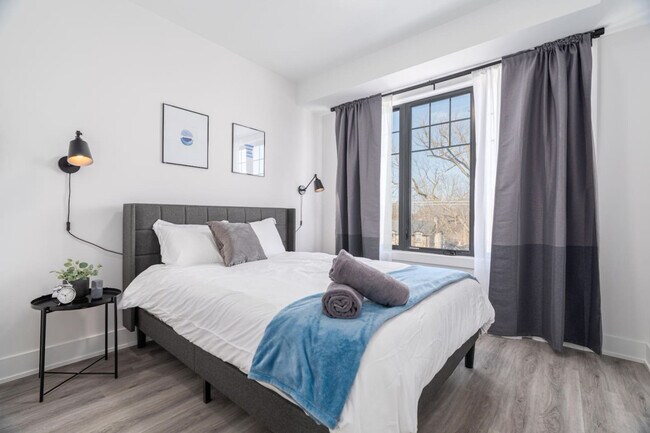 Building Photo - 603 Queens Ave