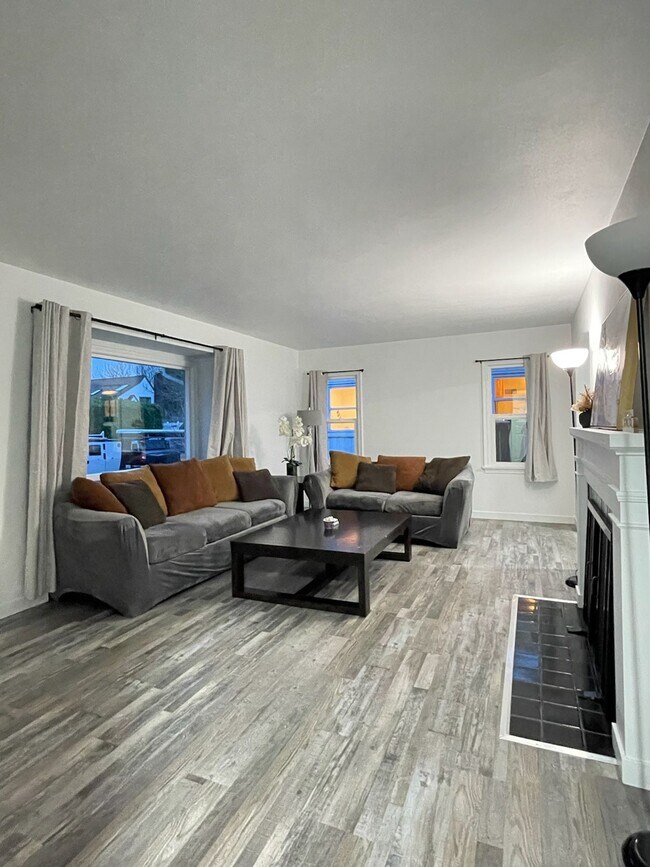 Foto del edificio - Room for rent near UP #3